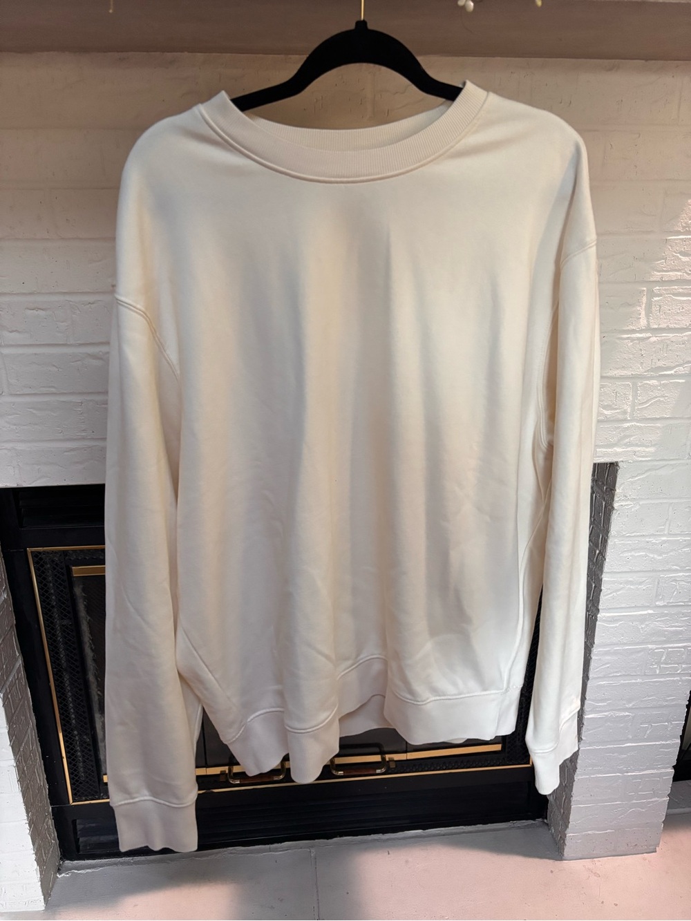 Old Navy Cream Crewneck Sweatshirt for Men
